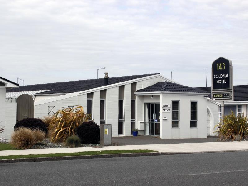 Colonial Motel 4*