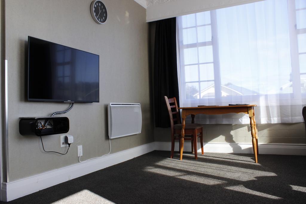 Colonial Motel 4*